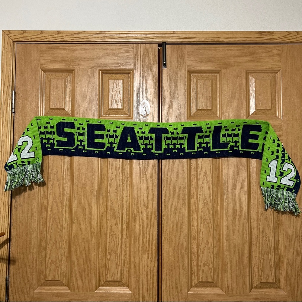 NWT GWear Seattle Seahawks Football Fan Gear Knit Scarf Blue Green Team